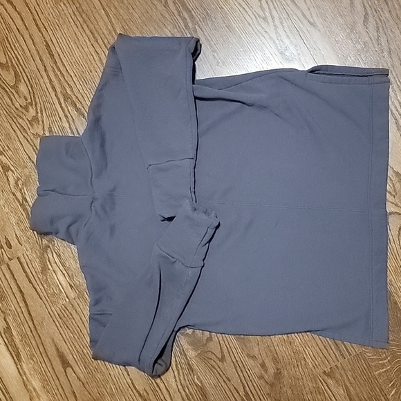 Peloton Funnel Neck pullover size Small - Picture 2 of 3